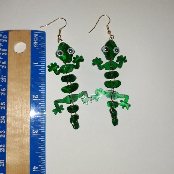 Cute Fun Lizard 🦎 Earrings - Picture 2 of 3
